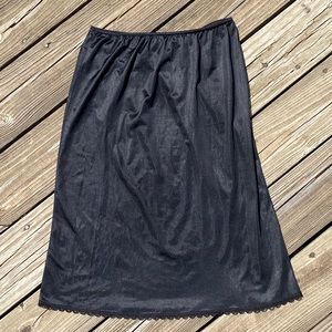 TRENDY SLIP SKIRT
